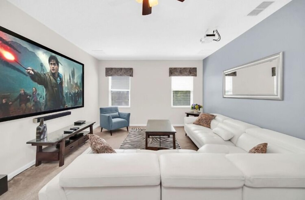 Stunner 6Br W/ South Pool, Lake View & Near Golf