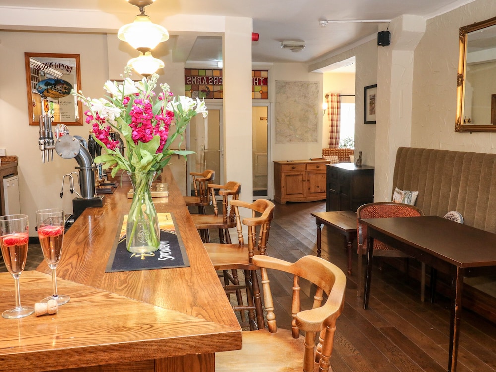Hope Valley Vacations - Poacher's Arms - Property Image 6