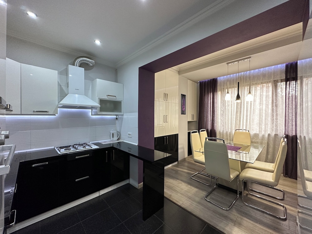 Apartment by Luxe Group MA777