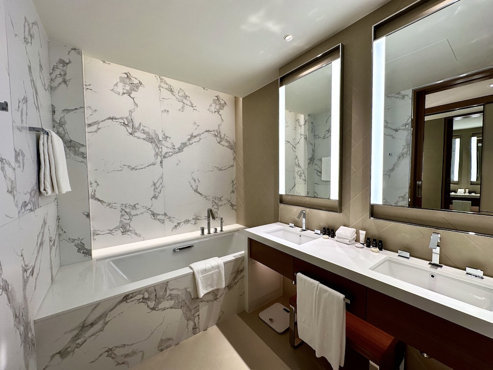Lux BnB Address Opera I Burj Khalif Views