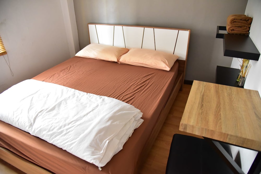 Inn Trog And Inn Soi - Hostel - Adults Only