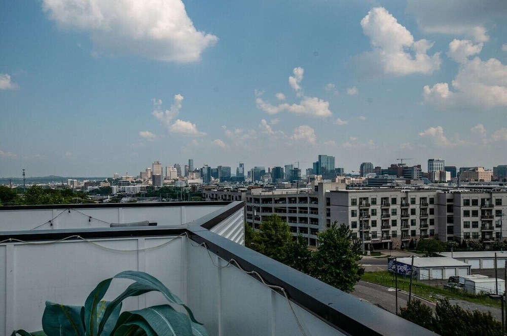 King Queen 2 Homes - 24 Beds City Views