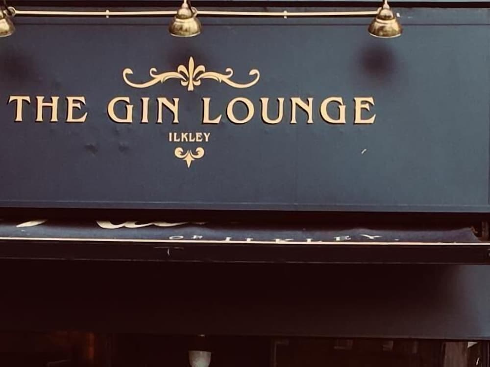 Gin Lounge Rooms