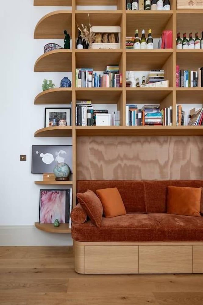 Spring Gardens by Onefinestay