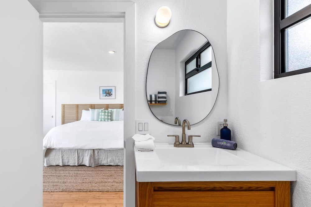The Yucca Hotel- Entire Boutique Buyout