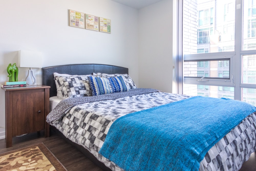 Queen West Vibes - Image 2