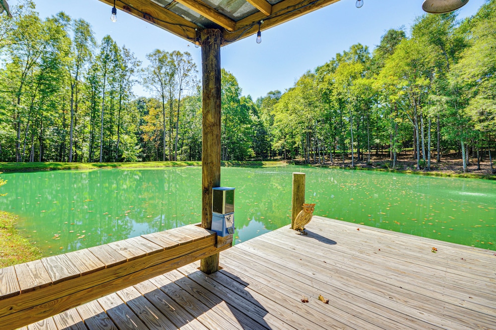 Cozy Cottage: Nature-filled Winston-salem Retreat!