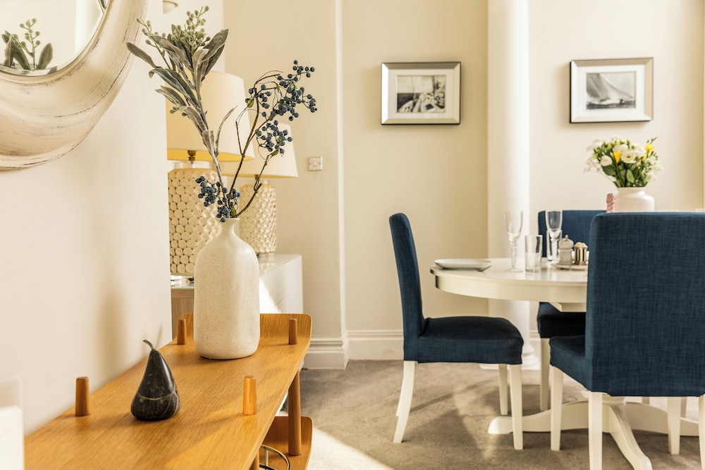 Luxury Apartments - Montpellier Spa Road view 4