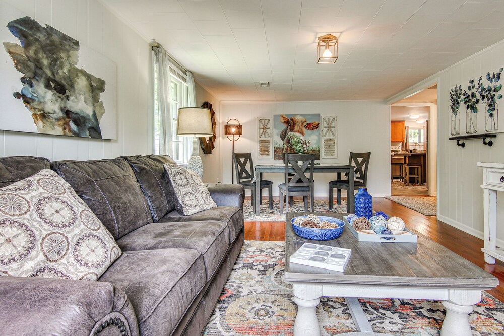 Private Hot Tub: Cottage Near Hikes & Pigeon River