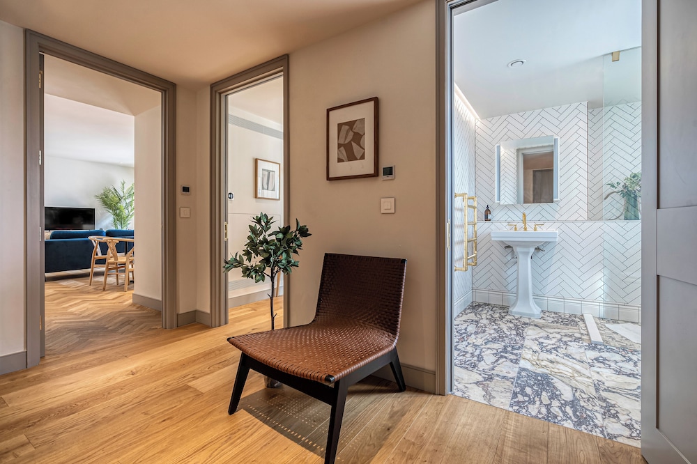 Luxury flats near Big Ben and London Eye