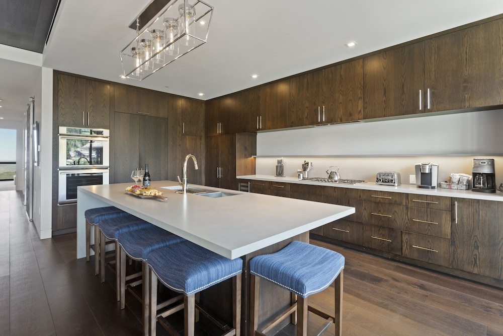 One Empire Pass Lodge at Deer Valley Resort - Three Bedroom Residence #504 3 Condo
