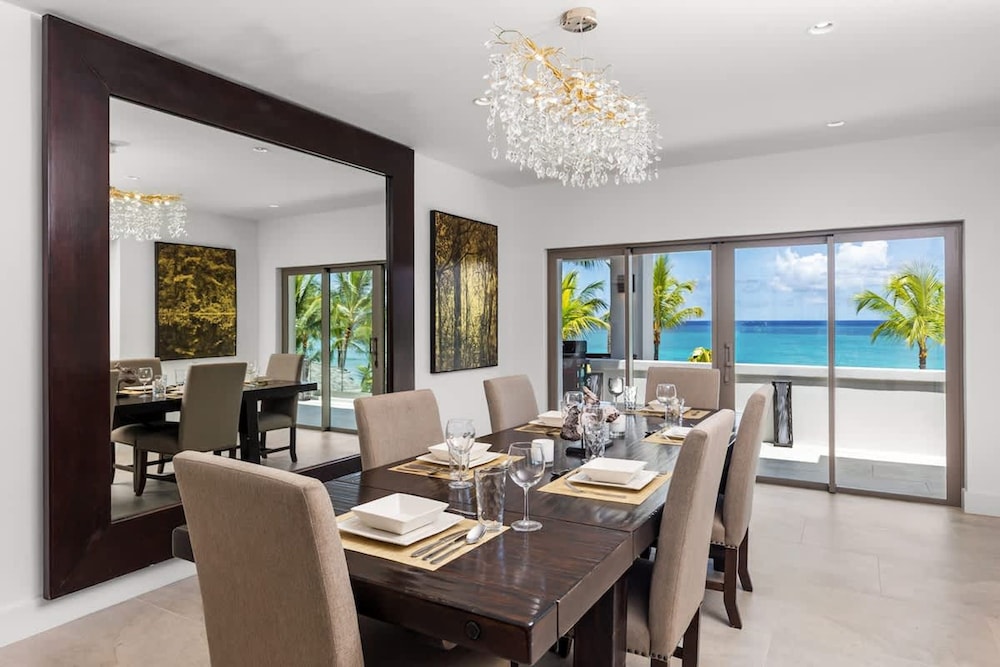 Newly Renovated Notos Cove Villa Property