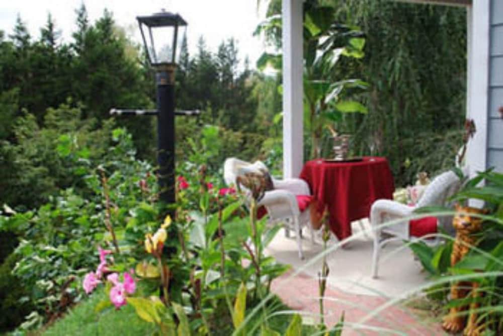 Innisfree Boutique Inn By-The-Lake