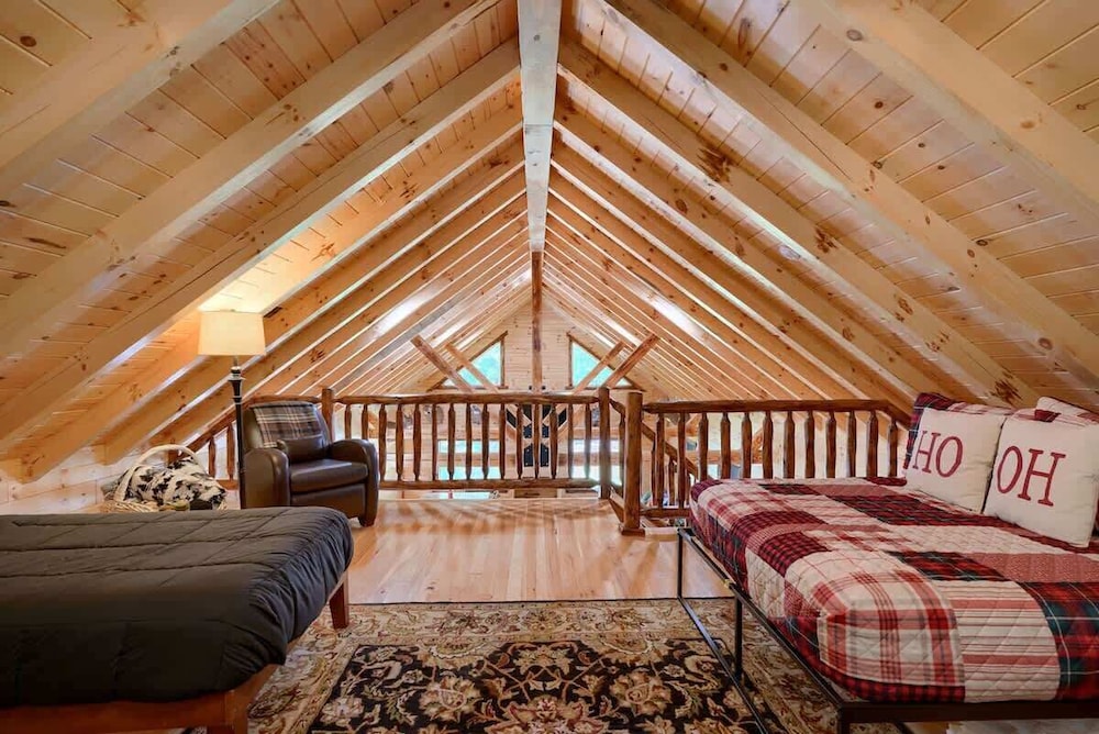 Seven Pines Cabin - Secluded in Hocking Hills