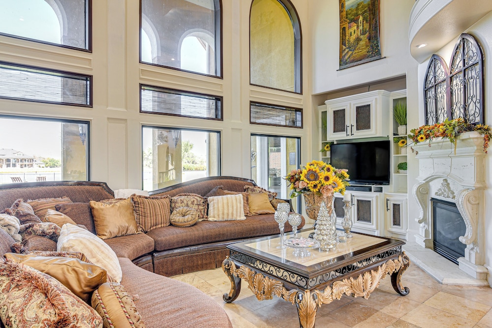 Luxury Home w/ Patio & Lake View in Richmond!