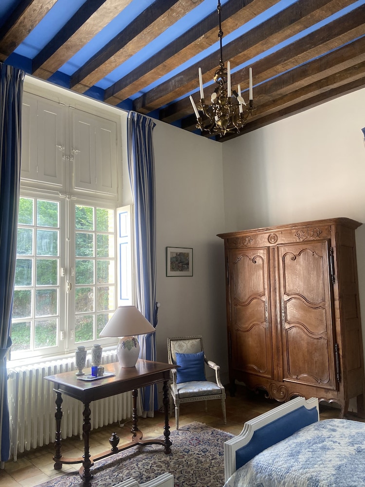 Château de Lauresse view 4