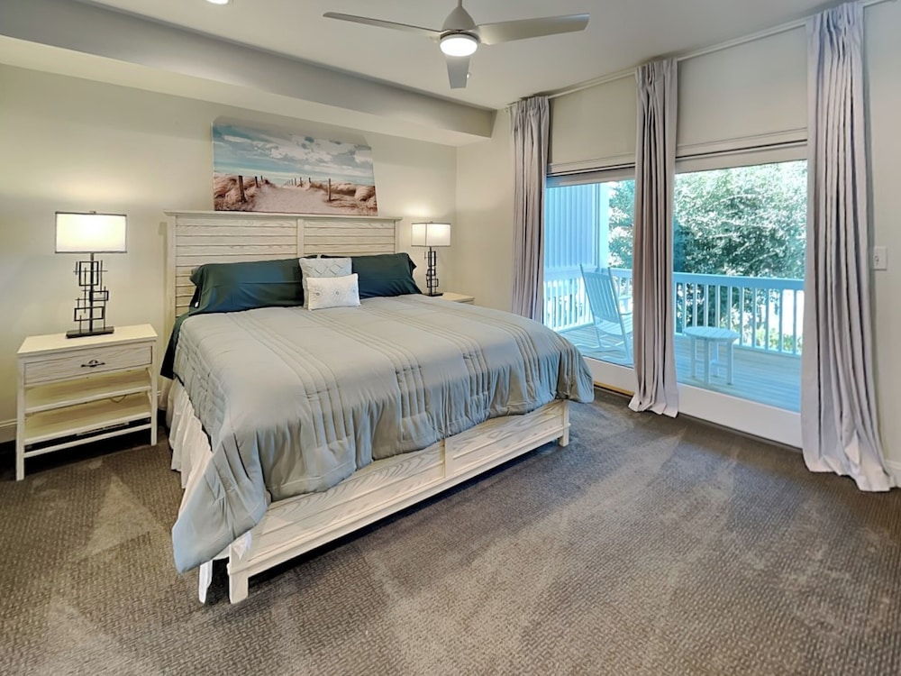 Shady Beaches by Topsail Realty
