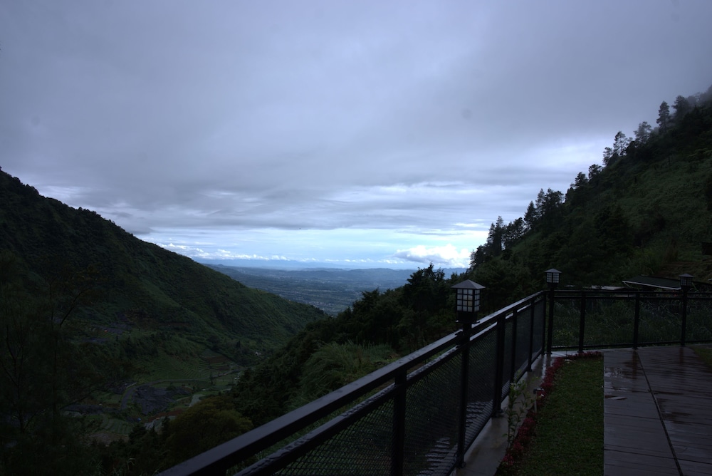The Sikarim Waterfall View Villa