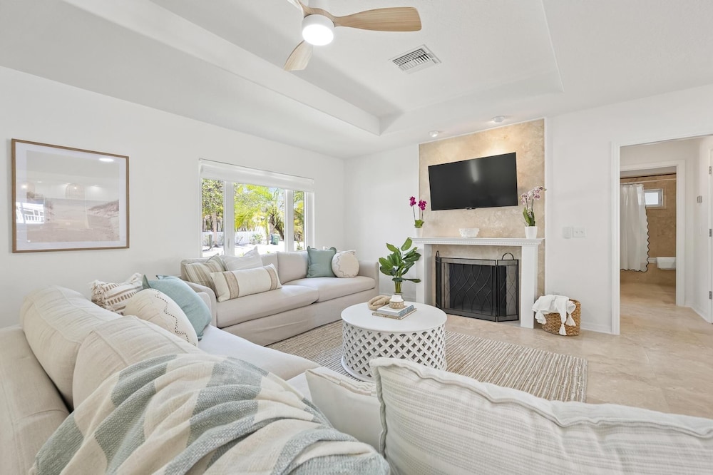 Latitude Adjustment Ami 3 Bedroom Home