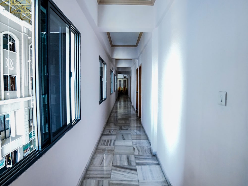 Capital O 12906 Amrutha Grand