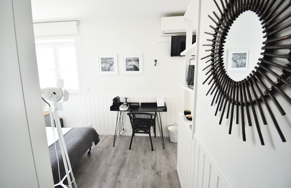 JR Studios & Suites — photo 18