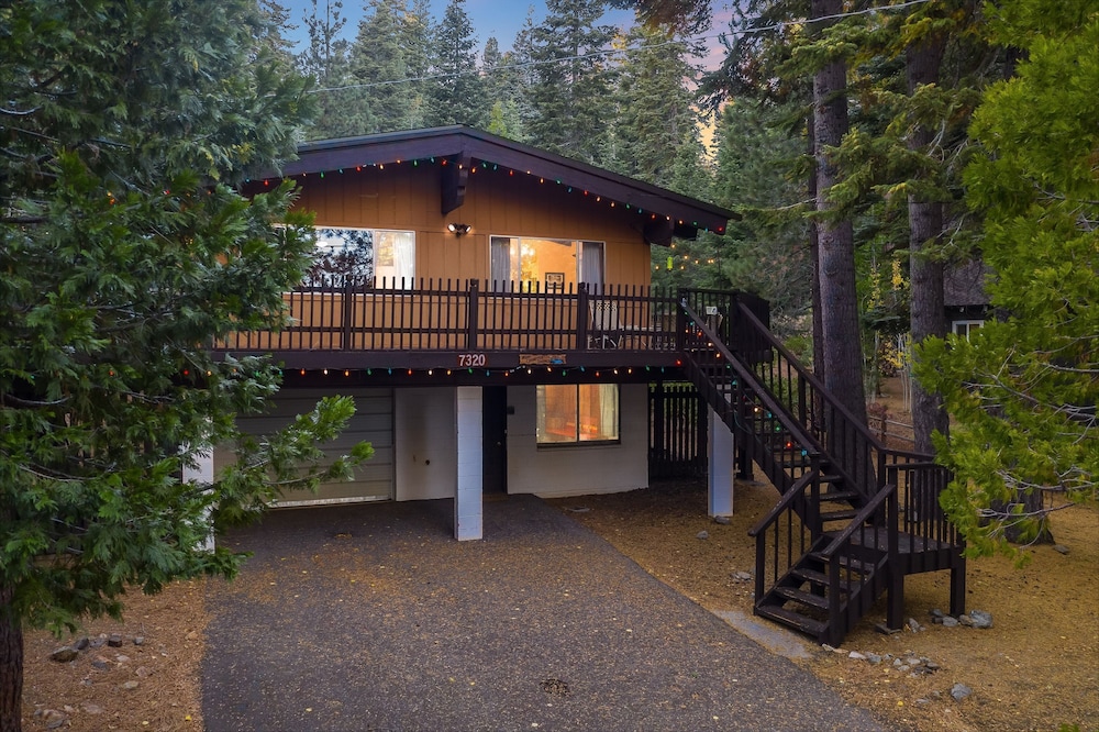Fawn by Avantstay Secluded Cabin w Large Deck Surrounded by Forest