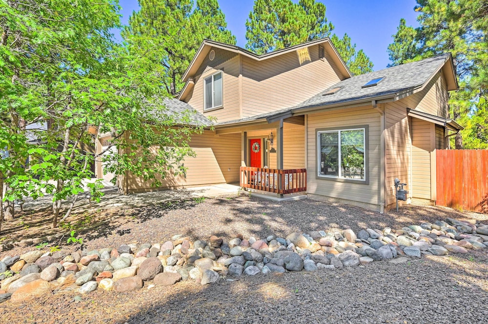 Quaint Flagstaff Retreat w/ Outdoor Dining! view 2