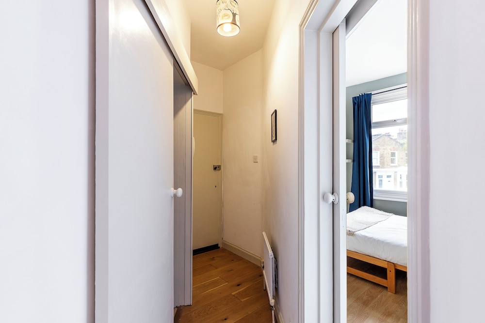 A Tranquil One-bedroom Flat Near Brockwell Park