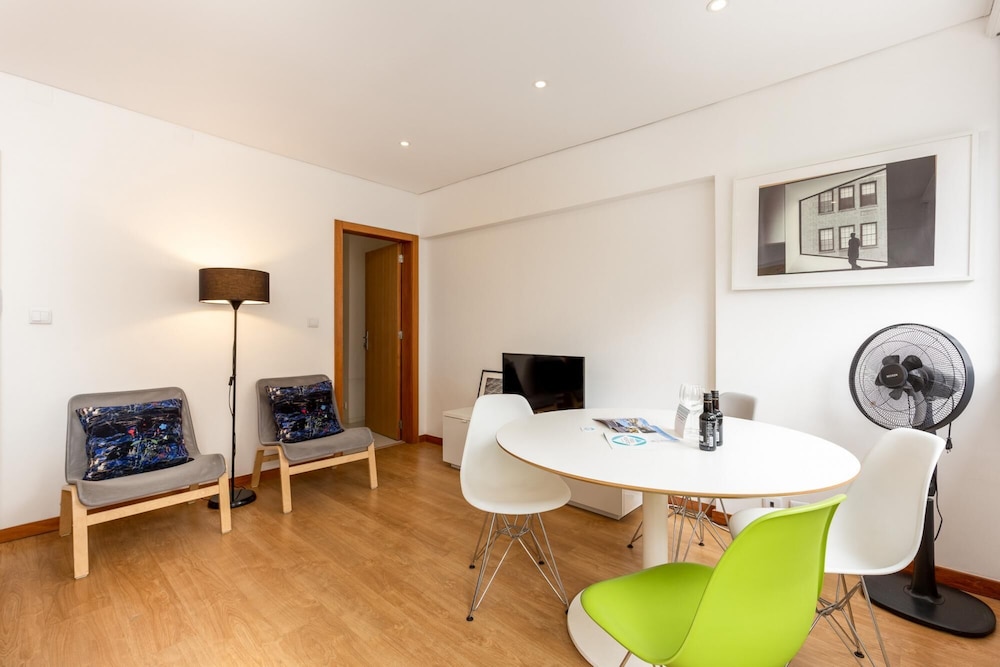 Feel Porto Stylish Flat I view 4