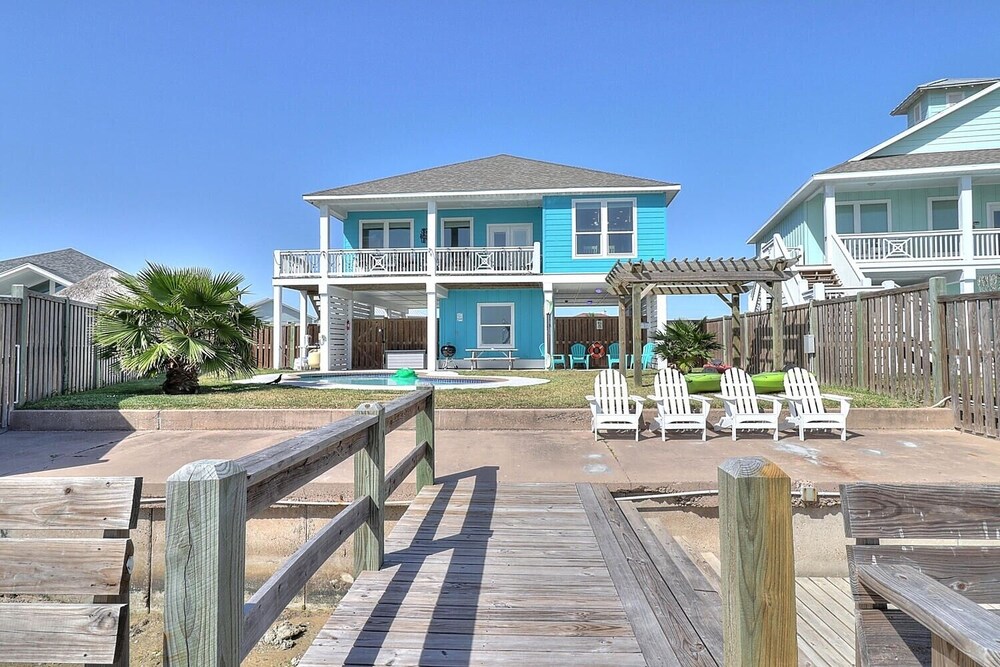 Agarita Shores 3 Bedroom Home by RedAwning view 4