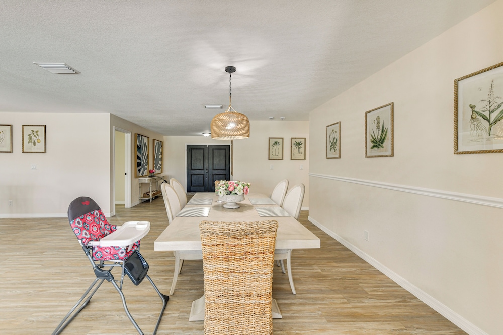Private Pool w/ Canal Views: Apollo Beach Getaway
