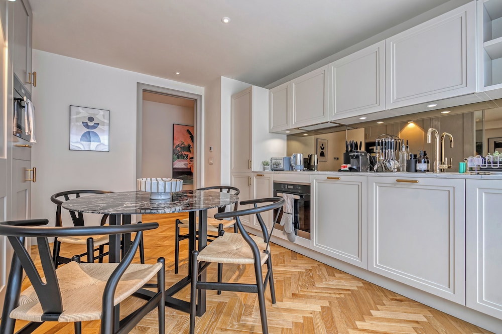Luxury flats near Big Ben and London Eye