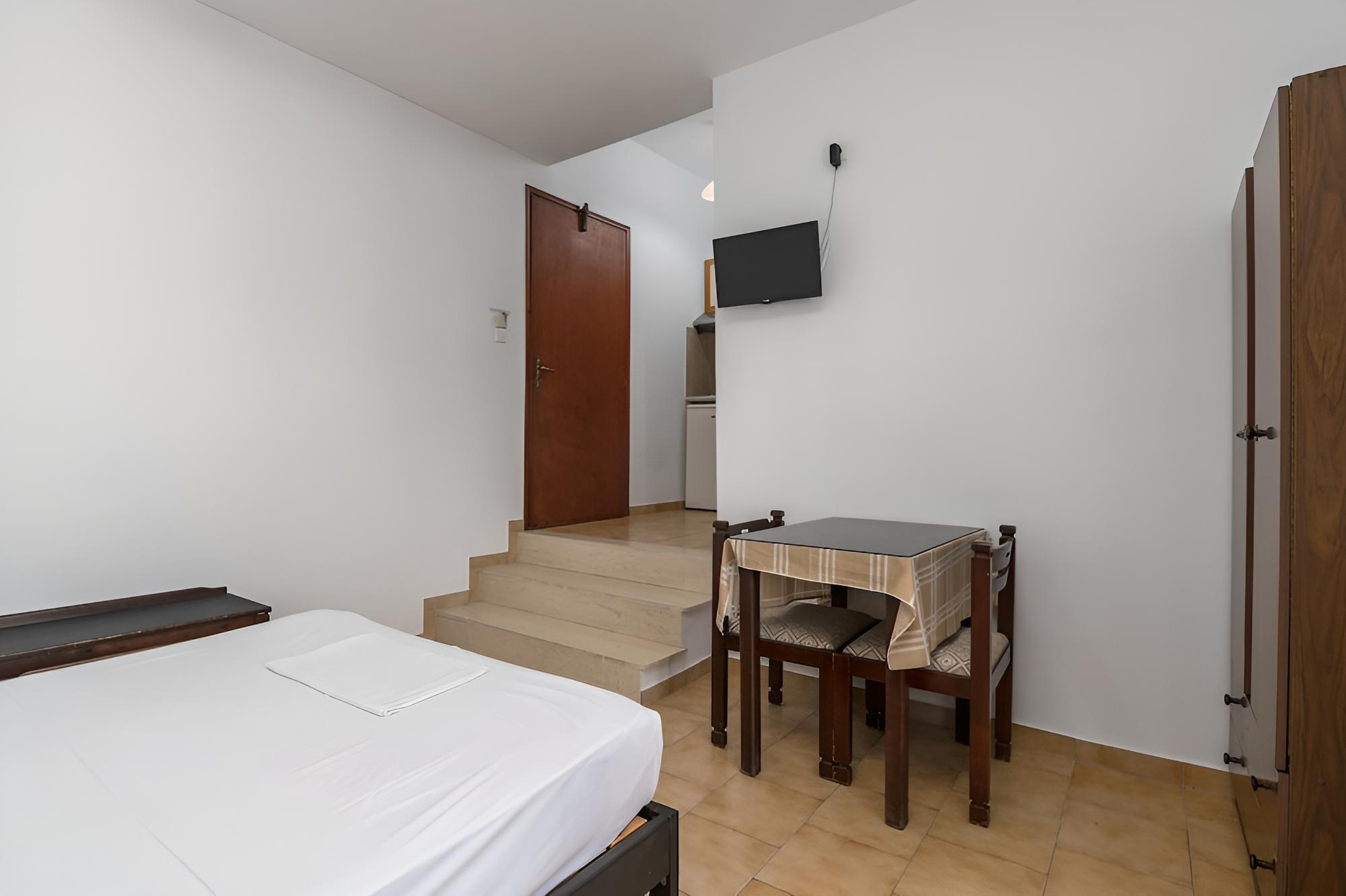 Tilemachos Rooms & Studios