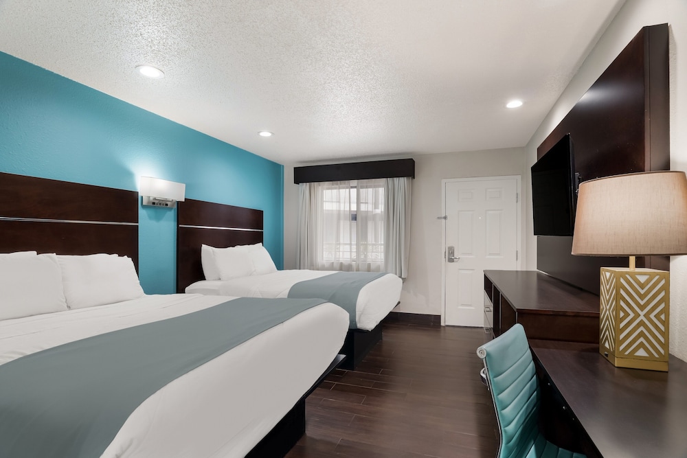 Spanish Trails Inn
