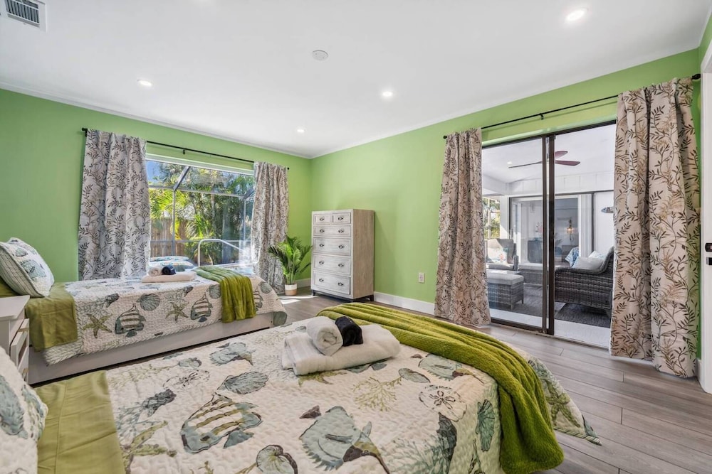 The Tropical Retreat