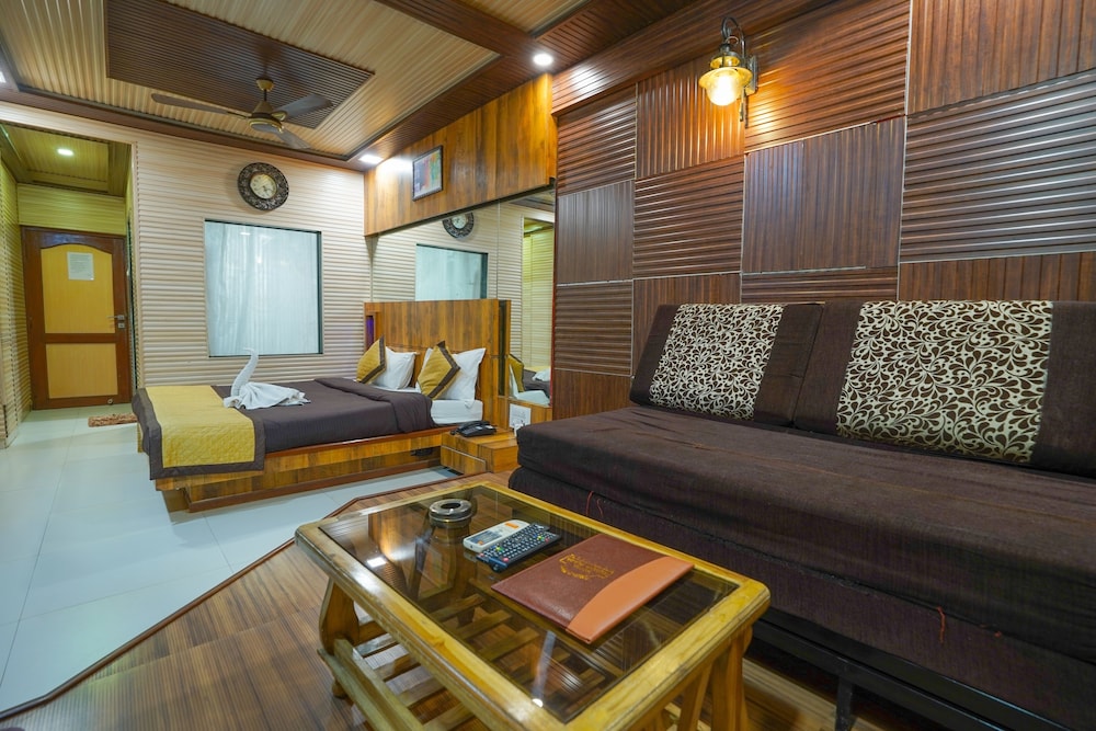 Hotel Kumar Plaza