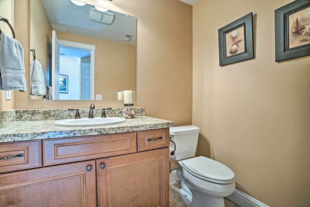 Lakefront Resort Townhome With Gas Grill & Kayaks! view 2