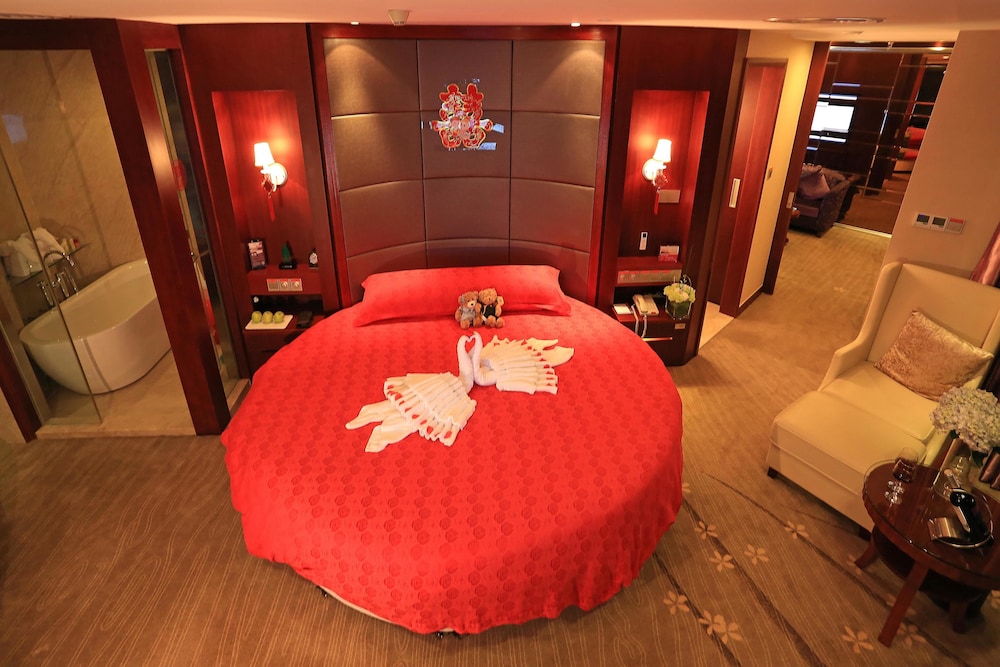 Ramada Longyan
