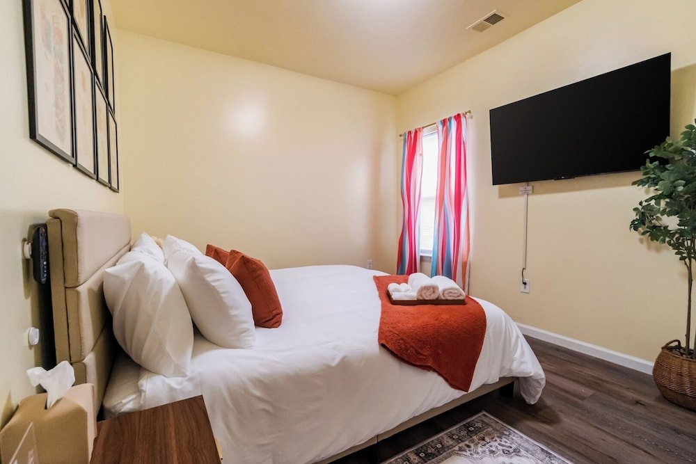 3BR Getaway Hot Tub, Games & Family Fun