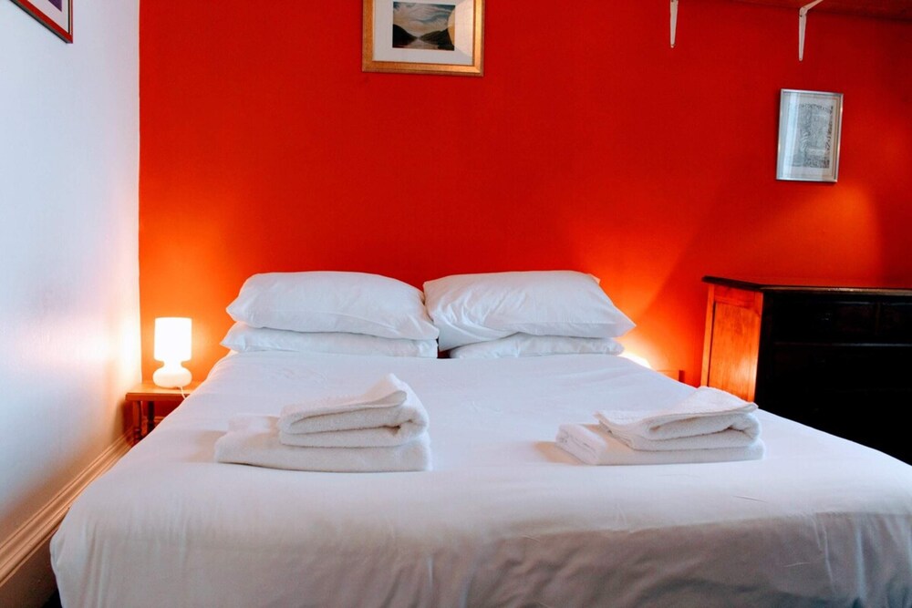 Traditional Apartment oer the Meadows