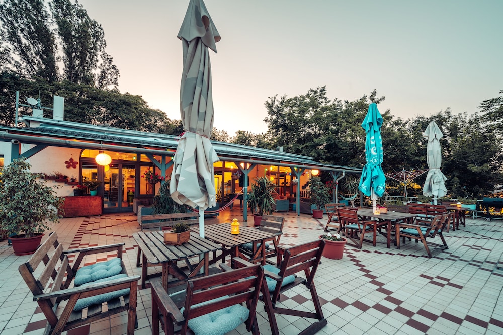 Island Hostel - Adults only