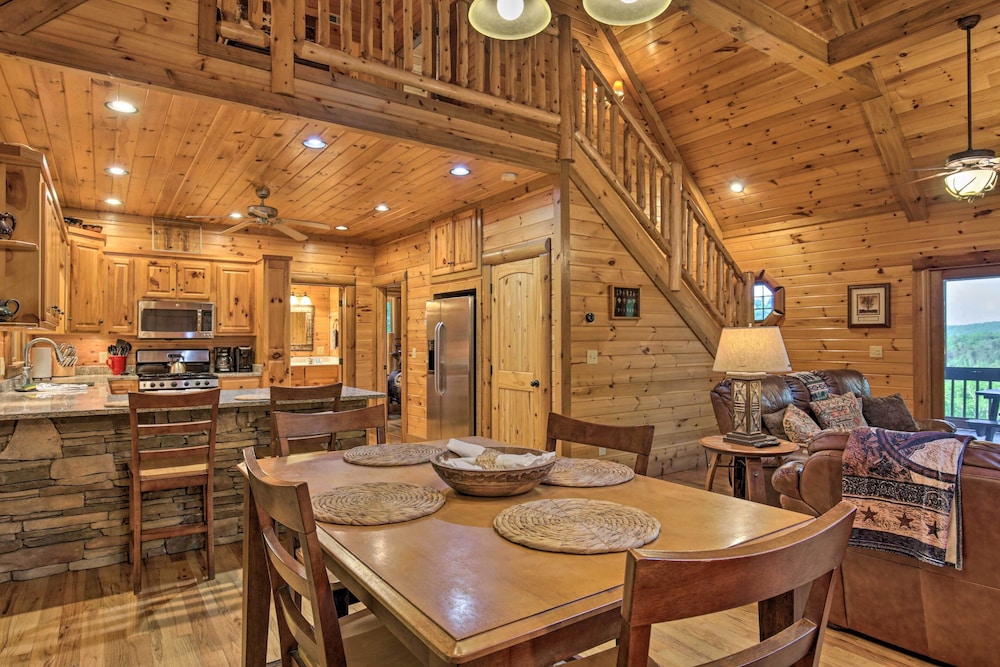 Luxe Blue Ridge Cabin Chasing Dreams w/ Hot Tub view 3
