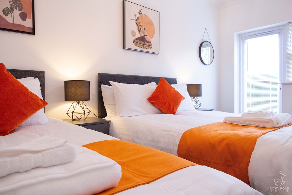 Harwoods Road Watford Apartments view 5