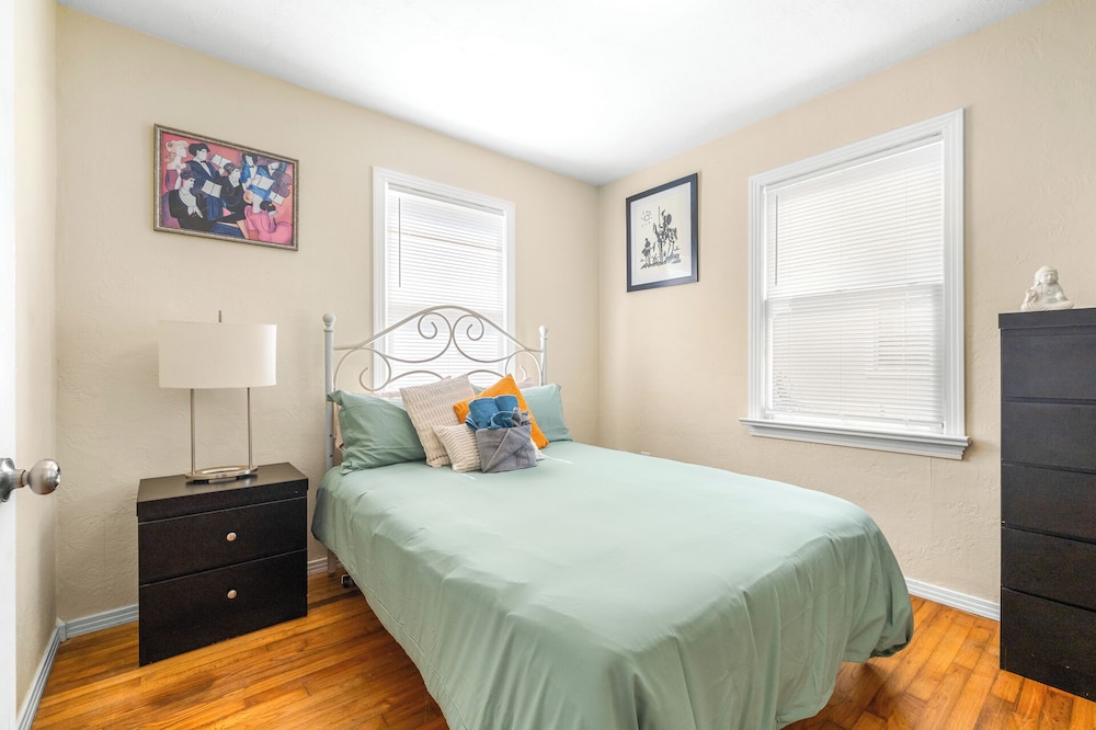 Charming Seminole Heights Getaway