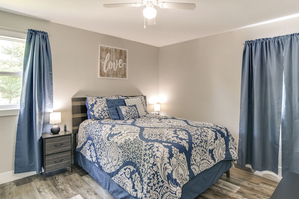 4 Mi to Big Creek State Park: Spacious Family Home