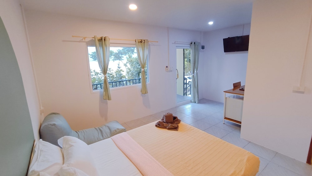 Lake Camp Resort view 4