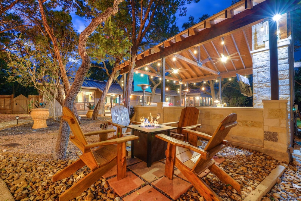 Terracotta Oasis - Wimberley for 30 Guests