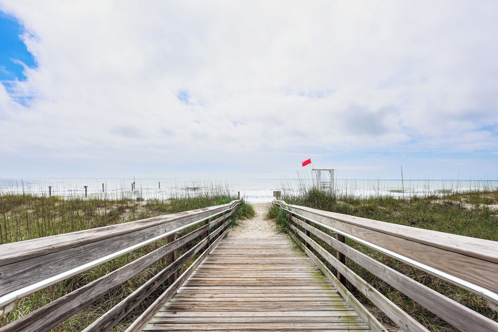 Walk to the Waves: Coastal Kure Beach Retreat
