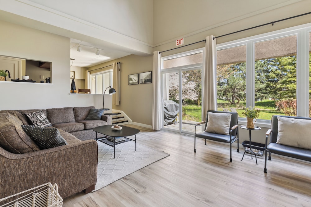 Wintergreen Condos