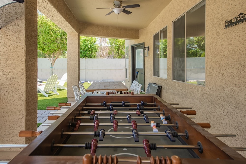 Scottsdale Paradise Poolside With Hot Tub Gym